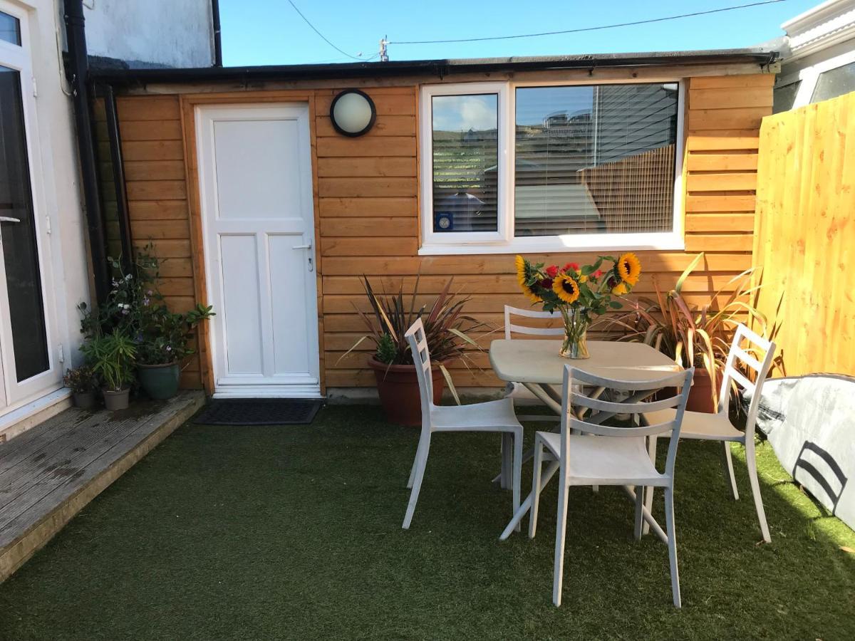 Apartmán Flat Rocks, With Parking, 100M From Beach Perranporth Exteriér fotografie