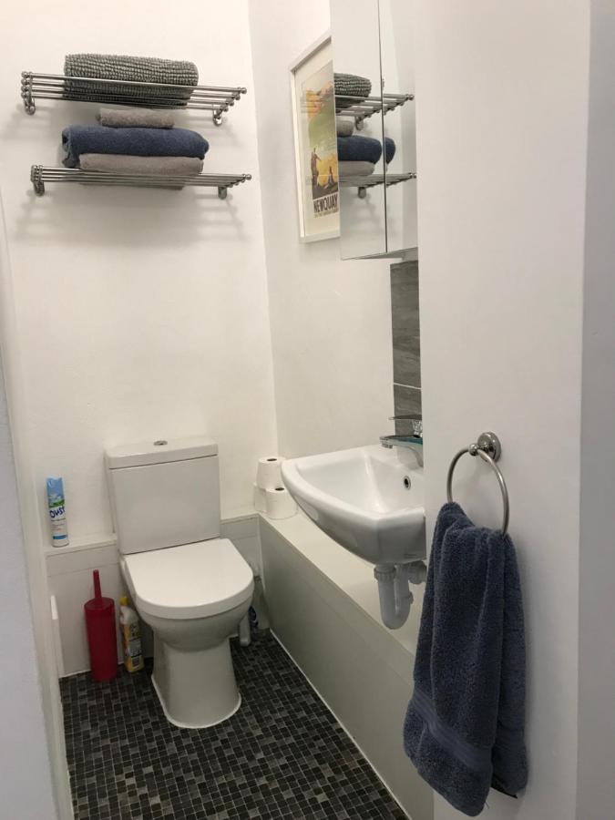 Apartmán Flat Rocks, With Parking, 100M From Beach Perranporth Exteriér fotografie